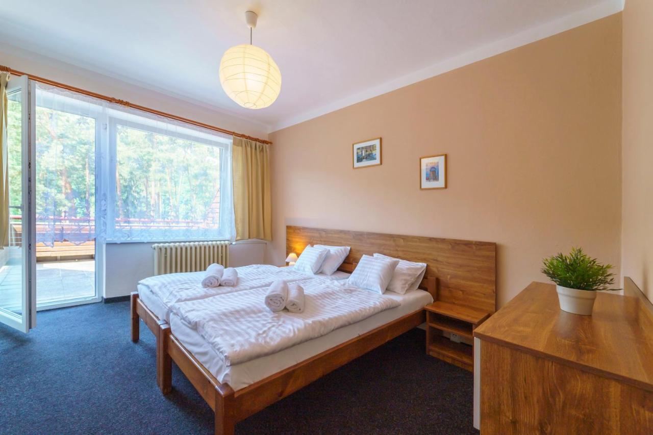 Hotel Hladina Nebrich 外观 照片