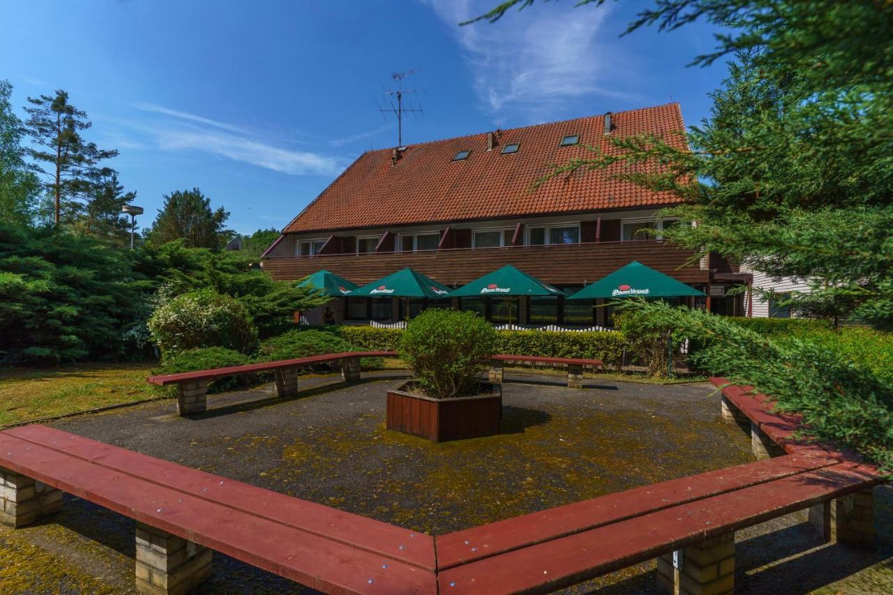 Hotel Hladina Nebrich 外观 照片