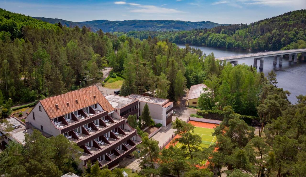 Hotel Hladina Nebrich 外观 照片