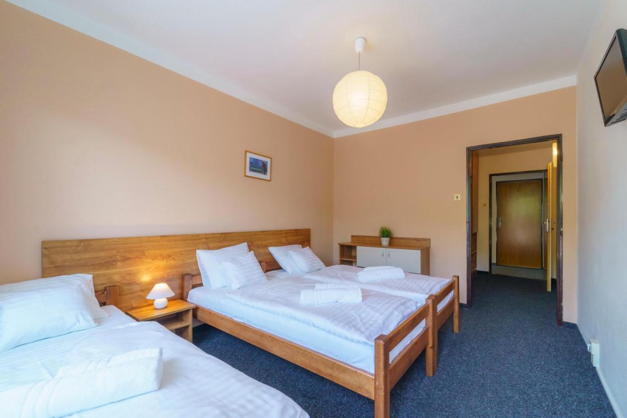 Hotel Hladina Nebrich 外观 照片