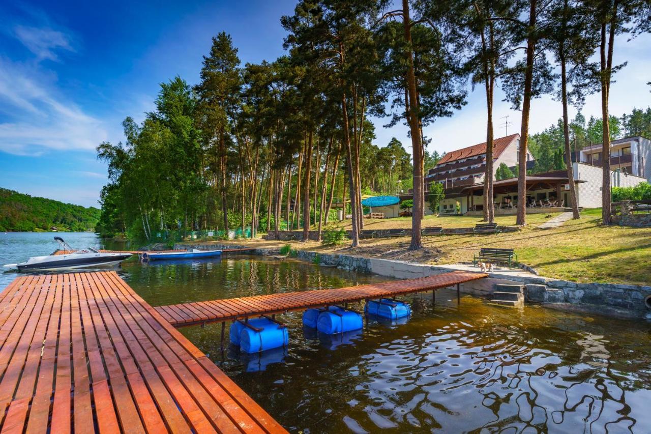 Hotel Hladina Nebrich 外观 照片