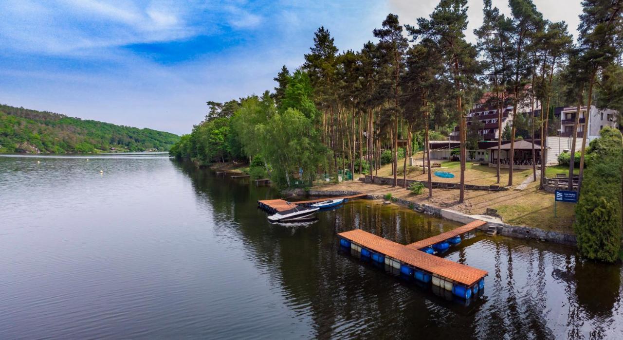 Hotel Hladina Nebrich 外观 照片